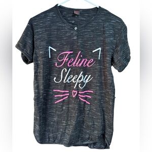 🦩5/$30🦩 “Feline Sleepy” T-Shirt